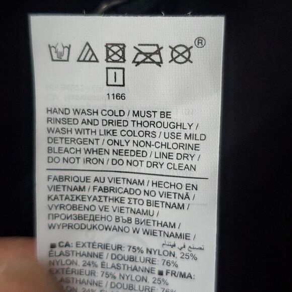 Athleta Bra Swim Top Black Size  32 B/C NWT - Picture 6 of 6